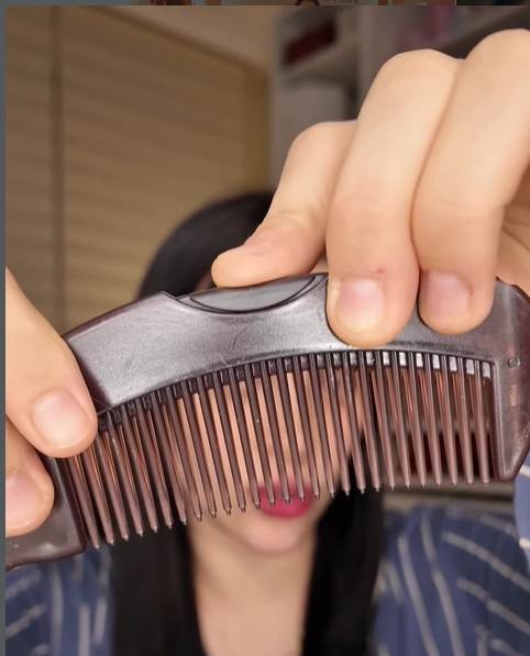 Dermascalp™ Kepek Tarağı